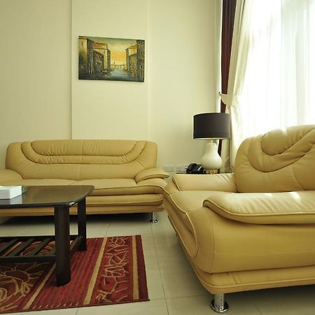 Center Ville Hotel Абу Даби Екстериор снимка